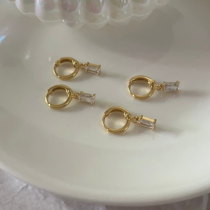 278-littlegirl gifts- Diamond square Earclip