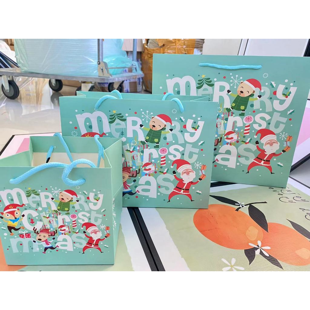 EPA ถุงของขวัญ สีฟ้ากวางMerry christmas ถุงกระดาษของขวัญ สินค้าพร้อมส่งในไทย