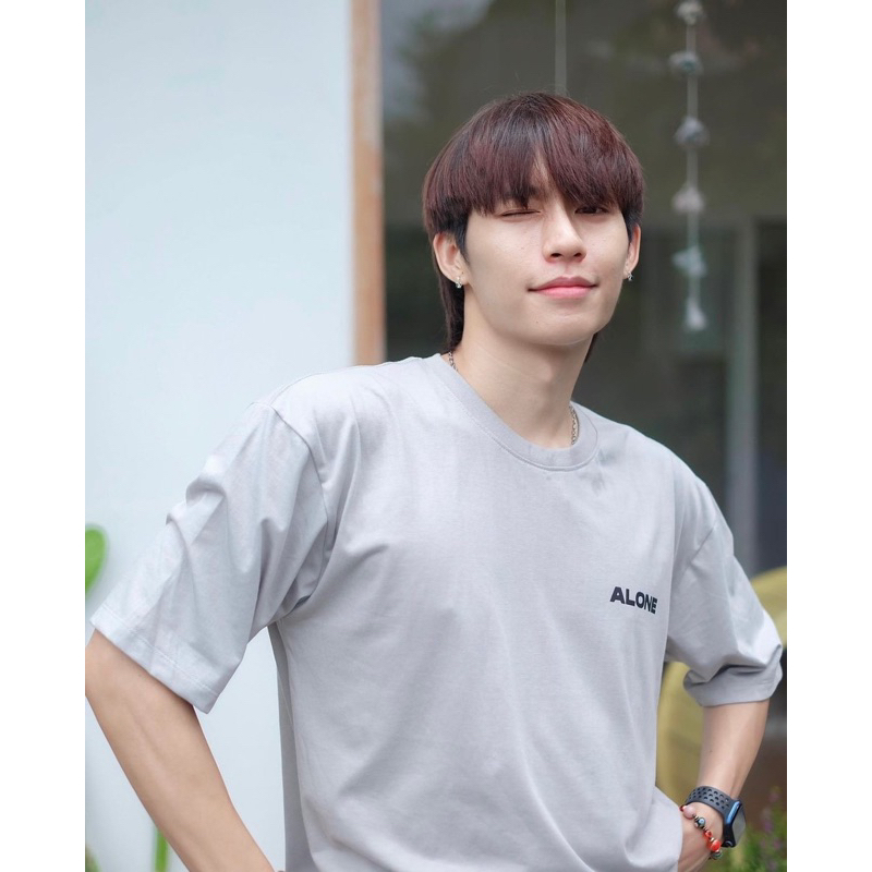 29decem - เสื้อยืดลาย ALONE