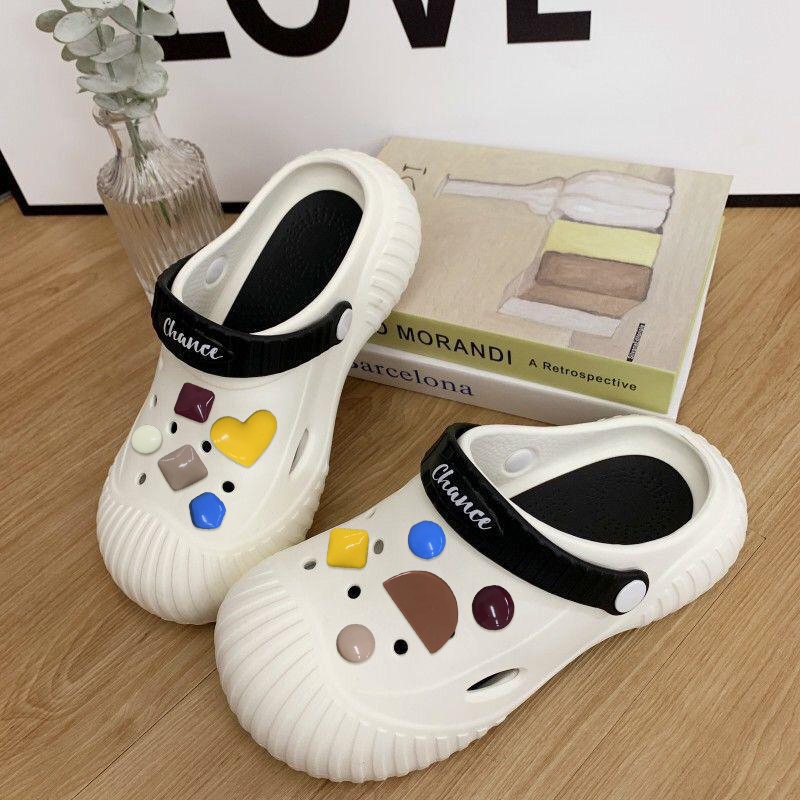 Yeeica    เข้าใหม่มาแรง  สีทูโทนน่ารักๆทรงหัวมน เก็บทรงเท้าสวยมากใส่แล้วดูสดใสสุดๆๆ 3สีให้เลือกเท่ๆ ชอบถูกใจกดสั่งเข้ามา