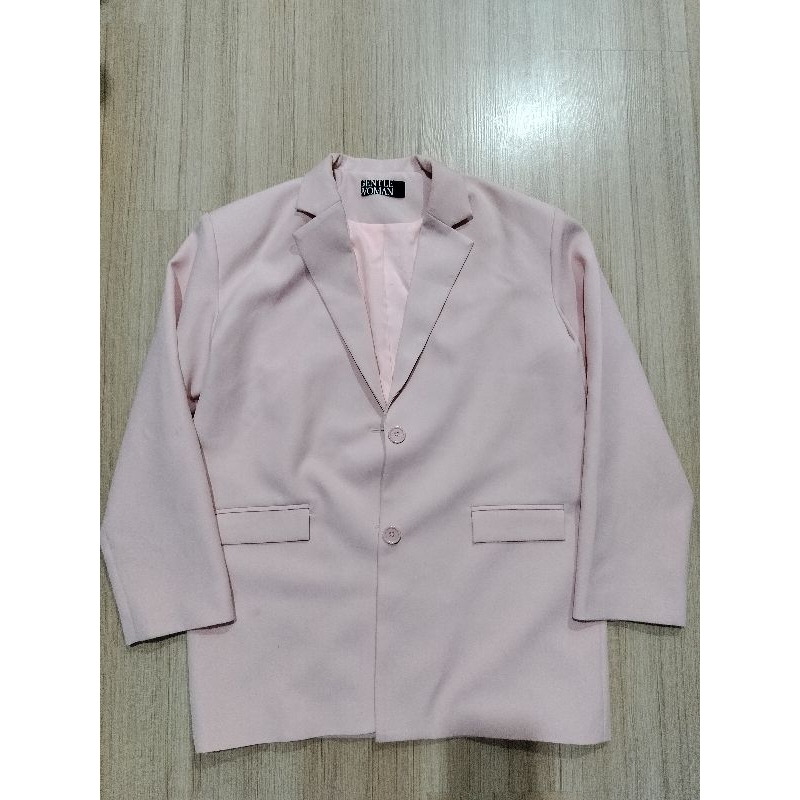 suit gentle woman pink