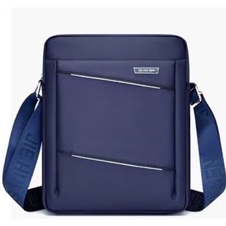 กระเป๋าสะพายผ้าไนลอนอย่างดี สะพายพาดลำตัวทรงเท่ห์  902