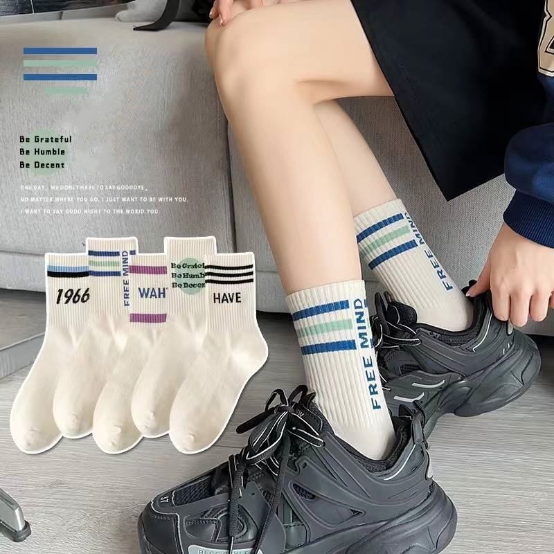 ถุงเท้ากีฬา ผ้าฝ้าย ลายทาง สไตล์เกาหลี ผู้ชายและผู้หญิงKorean men's cotton socks cute women's socks