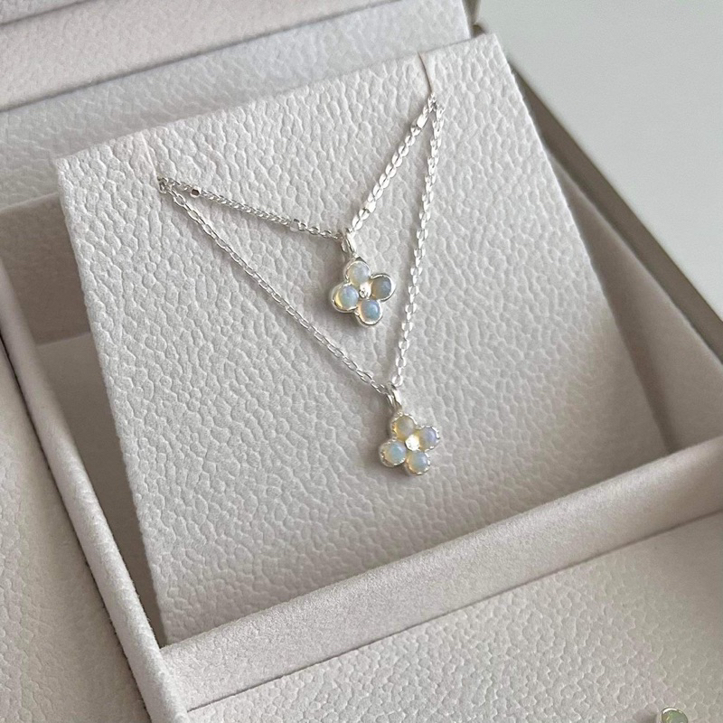 Winterwinter Jewelry Silver925 : สร้อยคอพร้อมจี้พลอย รูปดอกไม้ขอบเรียบ/ขอบตอก (เลือกสร้อยเองได้) ราคาถูก Shopee Lazada