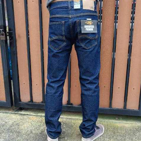 กางเกงยีนส์ขากระบอกเล็กผ้ายืดมีเอว28-36เป้าแบบกระดุมเมีหลายสีให้เลือกใส่ขับรถทำงานจะลุกจะนั่งก็สบาย