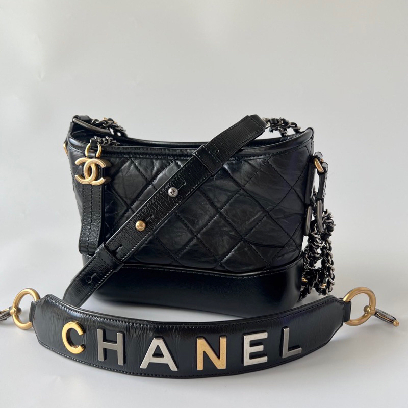 Used chanel GB small with handle holo29