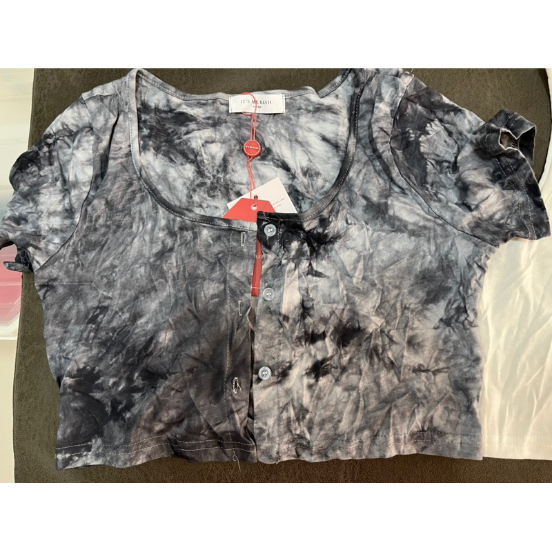 เสื้อกล้ามและเสื้อครอปจากร้าน dailylook.sm