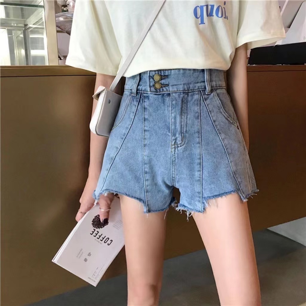 TAIWEI กางเกงยีนส์ สไตล์เกาหลี ยีนส์เอวสูง แต่ง 2 กระดุม ขาสั้นเอวสูง กางเกงยีนส์ขาสั้น