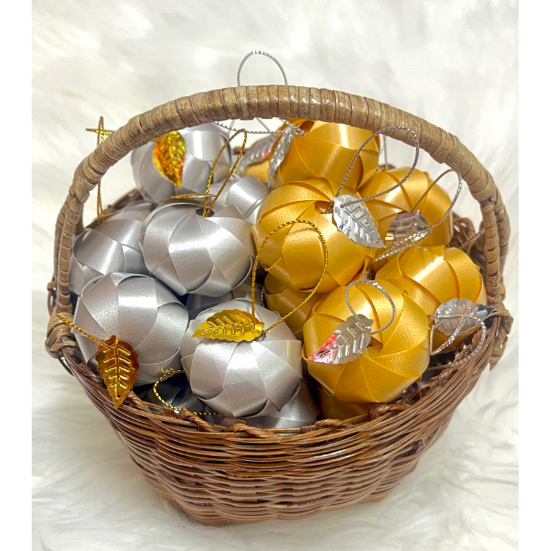 เหรียญโปรยทาน ส้ม เงิน ทอง แพ๊ค 50 ชิ้น พร้อมส่ง ( ตัวเปล่าไม่ได้ใส่เหรียญ )