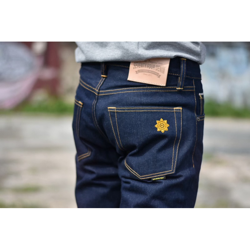 Seventyfourdenim รุ่น แสงตะวัน DB ทรงกระบอกตรง สินค้าลิขสิทธิ์แบรนด์ไทย