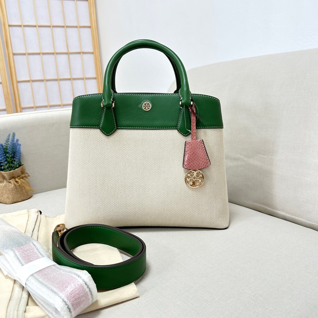 📌Isa Lovely Shop📌  งาน Shop  Tory burch Robinson Canvas Triple Compartment Tote 53070 color: Natural