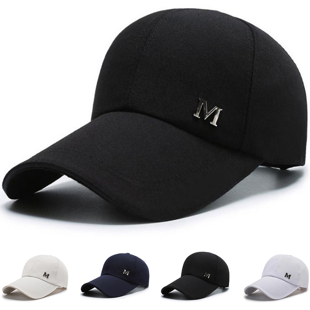 หมวกแก๊ป ติดตัว "M" สีเงิน สไตล์เรียบหรู ดูดีไม่ซ้ำใคร มีให้เลือกหลากสี ใส่ได้ทั้งสองเพศ
