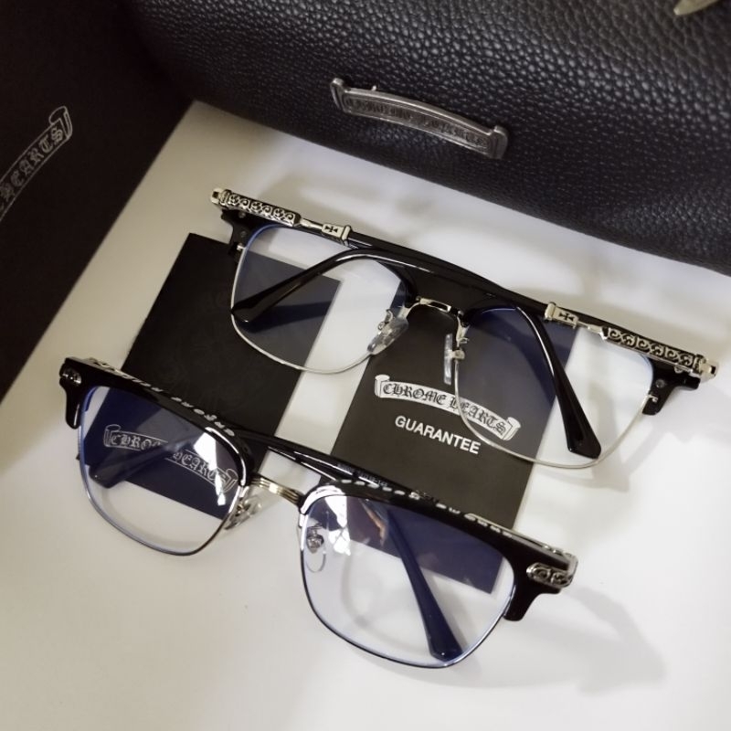 กรอบแว่นสายตา Chorme hearts รุ่น Vertical มาพร้อมชุดกล่องอุปกรณ์แว่นครบชุด มีบริการเก็บเงินปลายทาง