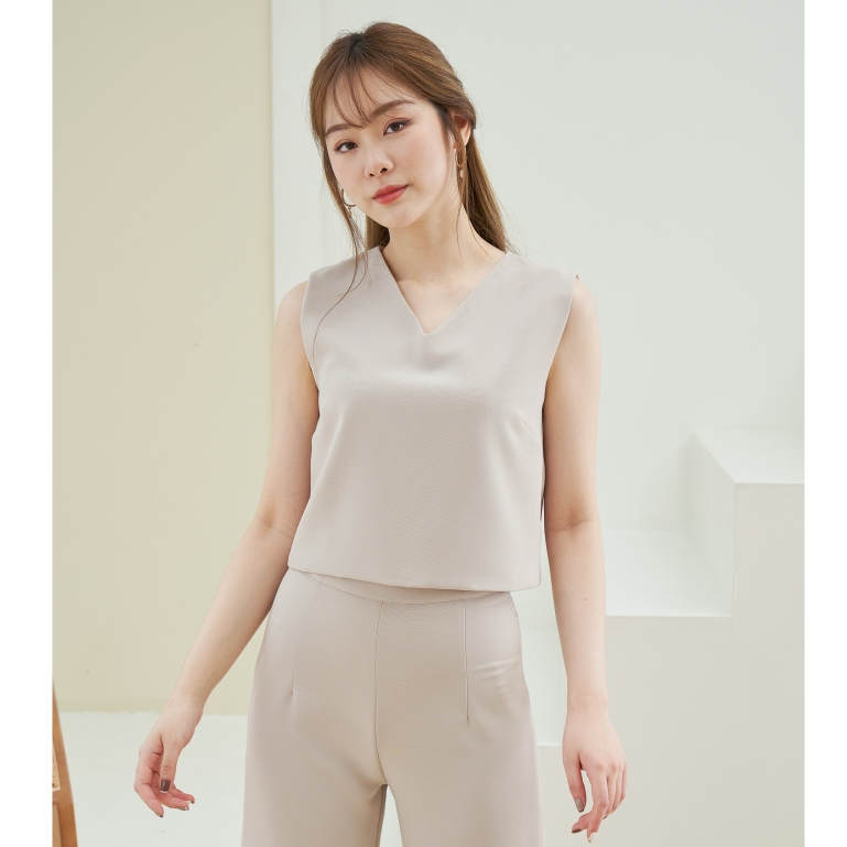 เสื้อ คอวี top by Hanamilin clothing
