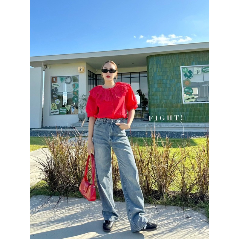 N•E•W เสื้อลินินสีแดง ป้ายไฟท์ใส่ทำงาน detailช่วงคอแต่งด้วยลูกไม้ฉลุ2ชั้น