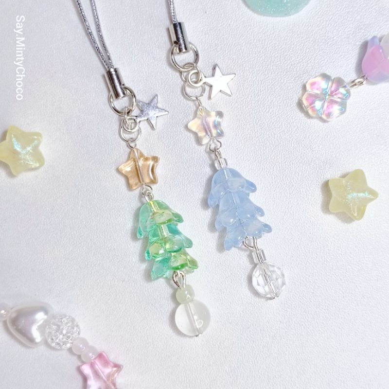 พร้อมส่ง ⋆ ˚｡⋆୨୧˚ Christmas Is Coming ˚୨୧⋆｡˚ ⋆ | keychain phone คล้องกล้อง คล้องมือถือ airpods iphone