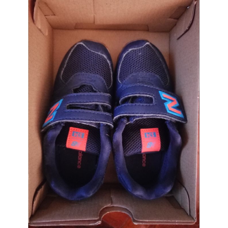 รองเท้า เด็ก New Balance 574 มือสอง น้ำเงิน