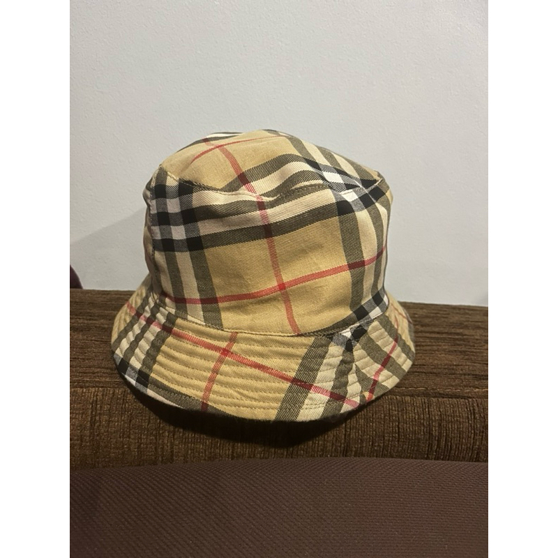 หมวก Burberry  bucket