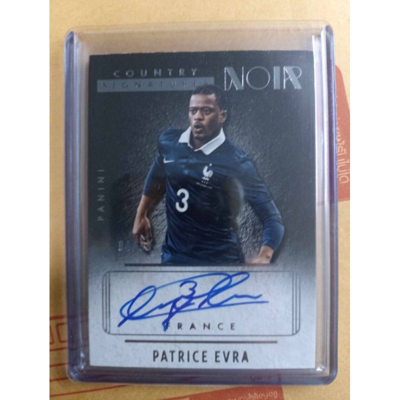 Patrice Evra Noir on card ลายเซ็นนักฟุตบอล ตำนานแมนยู เซ็นบนการ์ด