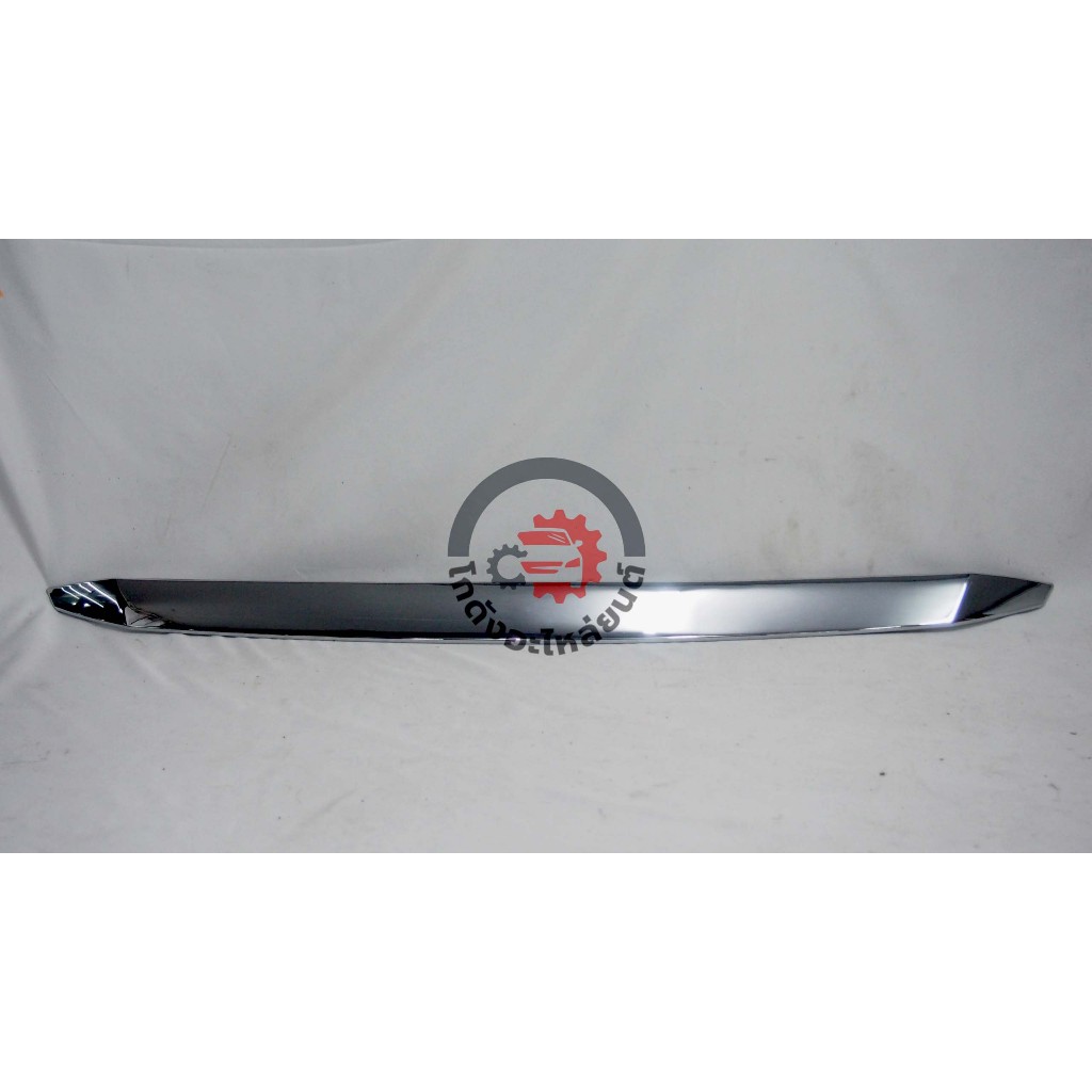 คิ้วหน้ากระจัง โตโยต้า ฟอร์จูนเนอร์ ปี 2005-2007 TOYOTA FORTUNER 2005-2007 โกดังอะไหล่ยนต์ อะไหล่ยนต
