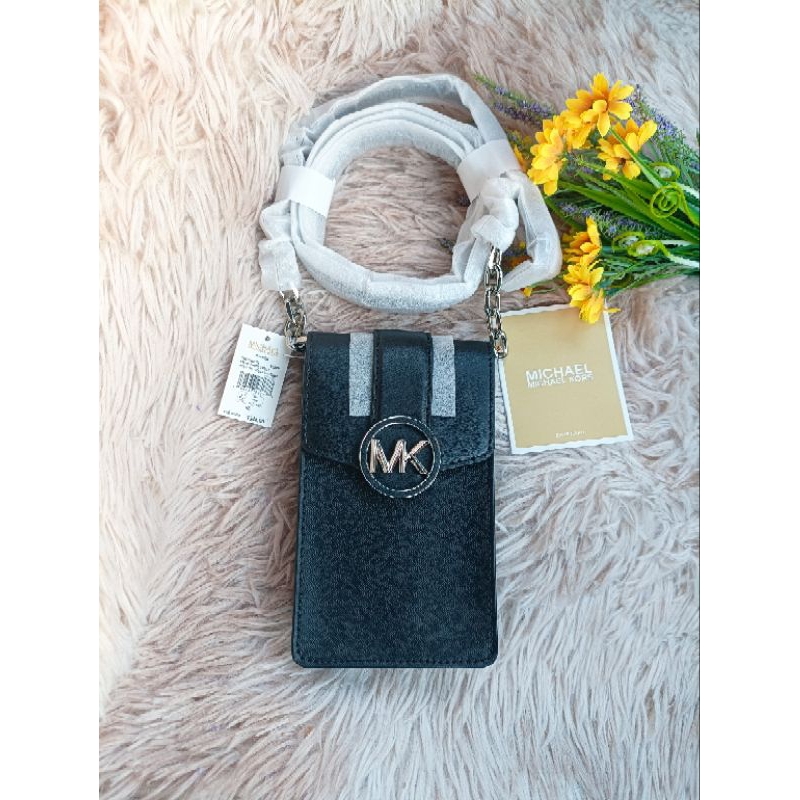 MICHAEL KORS CARMEN SMALL NS PHONE CHAIN CROSSBODY BAG สีดำ