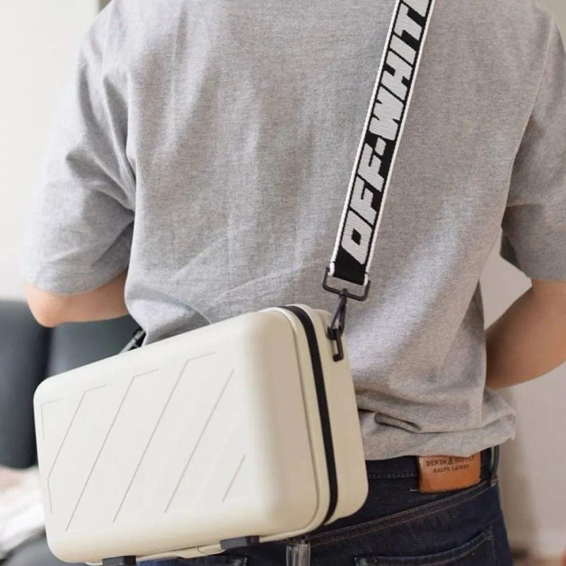( พร้อมส่ง ) กระเป๋าพร้อมสายสะพาย Off-White™ X Amorepacific Protection Box / กระเป๋า Off White