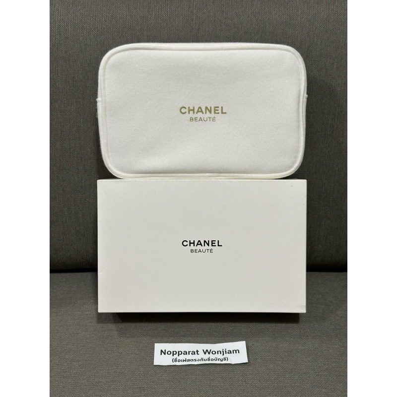 (New/แท้💯) กระเป๋าเครื่องสำอางค์ Chanel จากช็อปไทย สีขาว มีกล่อง