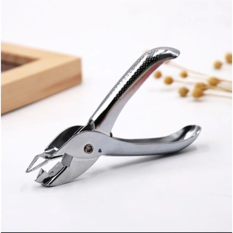 Queen Fish ที่ถอนลวดเย็บกระดาษ ที่แกะลูกแม๊กชนิดคีม QF-S55 (240)125