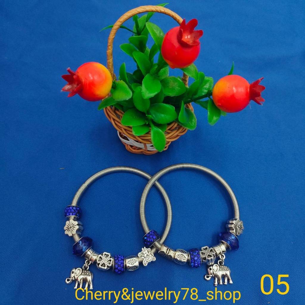 กำไลข้อมือ  เพนโดร่า ลายช้าง เม็ดพลอยสี ราคาถูกที่สุดมีหลายแบบให้เลือก สินค้าพร้อมจัดส่งจากประเทศไทย