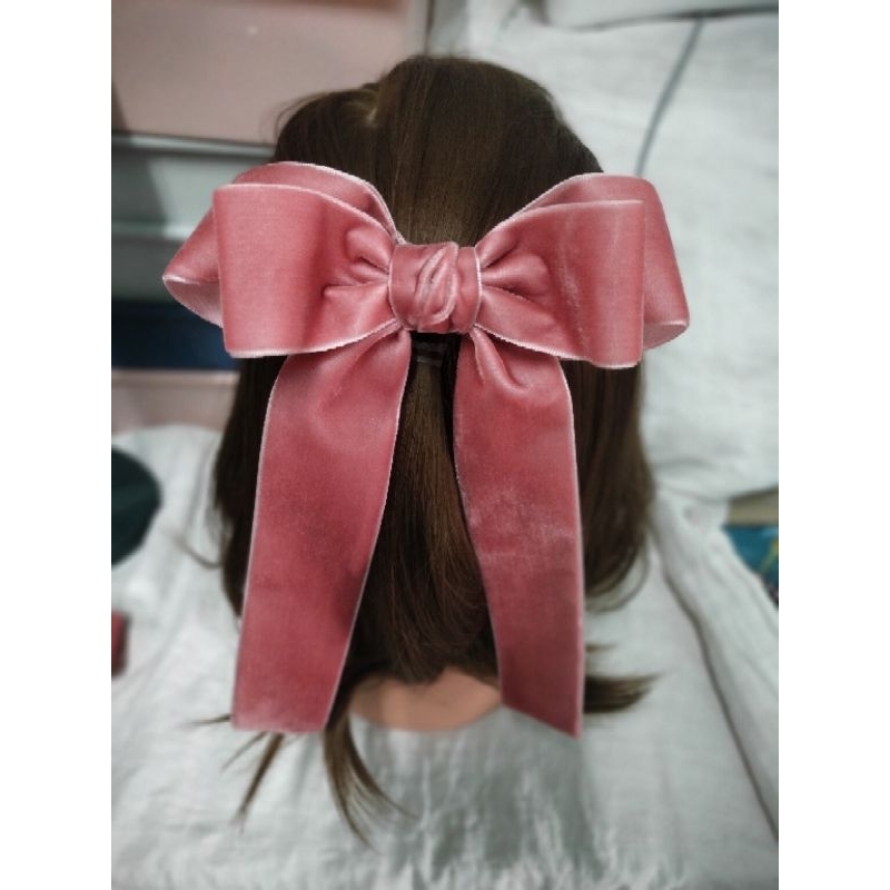 โบว์ติดผม กำมะหยี่ น่ารัก มีหลายสี สวย สดใส ดูแพงค่ะ
