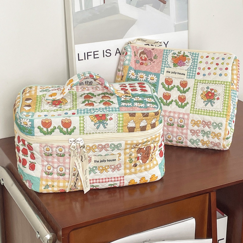 (พร้อมส่ง🐥) Flower Cosmetic Bag กระเป๋าเครื่องสำอางค์ กระเป๋าน่ารัก