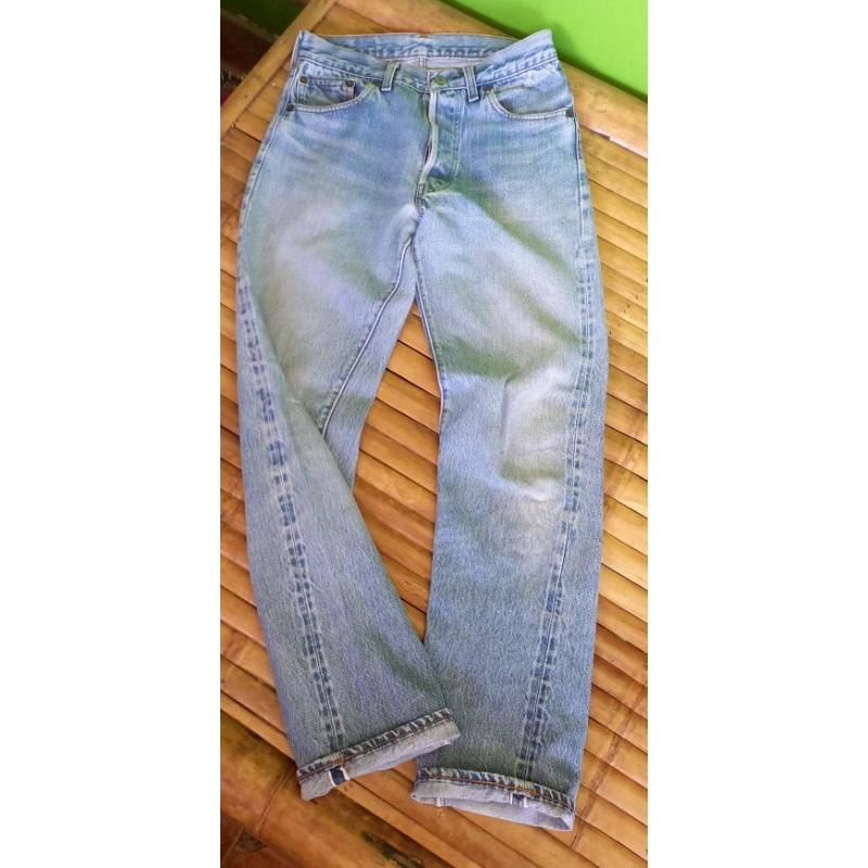 Levis 501 ริมแดงกระดุม #558