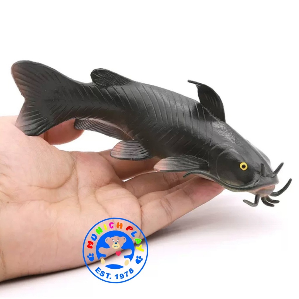 Munich Play โมเดลสัตว์ Fish ปลา ปลาดุก เทาดำ ขนาด 16.00 CM (จากหาดใหญ่)