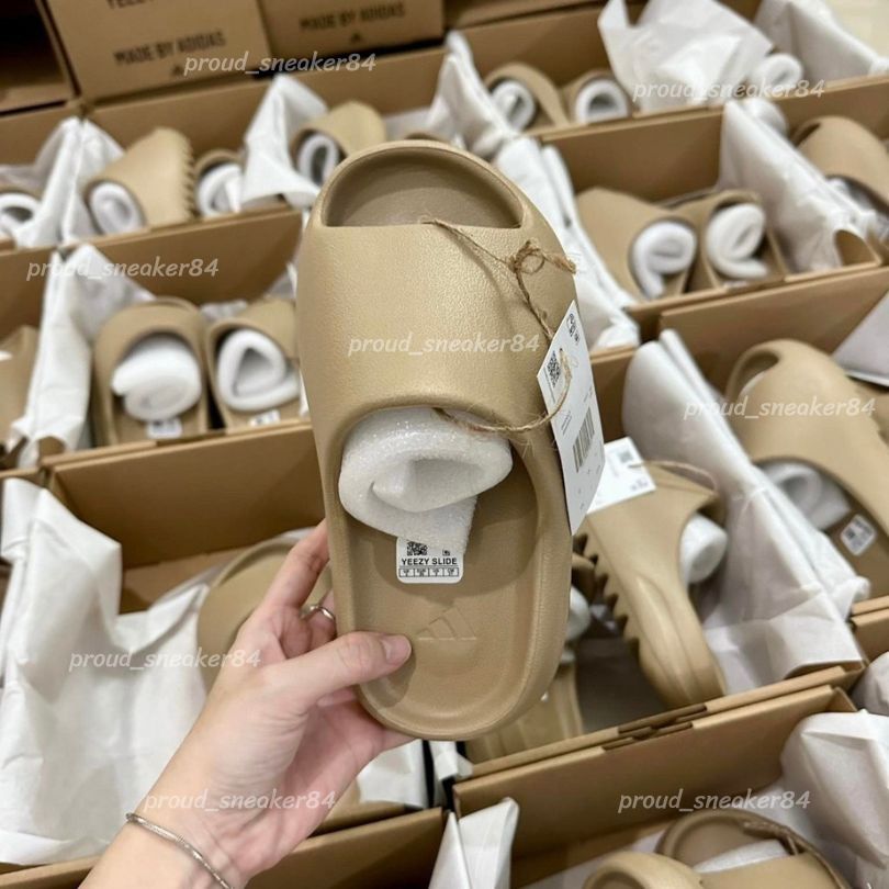 🌈จัดโปรลด5🌈0 รองเท้าแตะ Yeezy SLIDE พื้นนุ่ม ใส่ลำลอง - รูปที่ 2