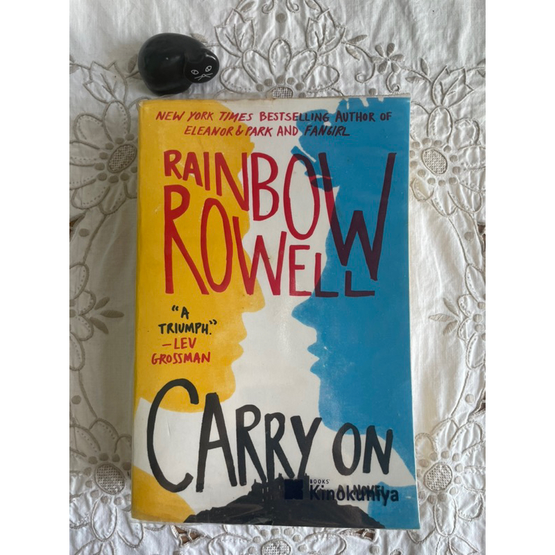 (มือสอง) Carry On  by Rainbow Rowell ปกเก่า