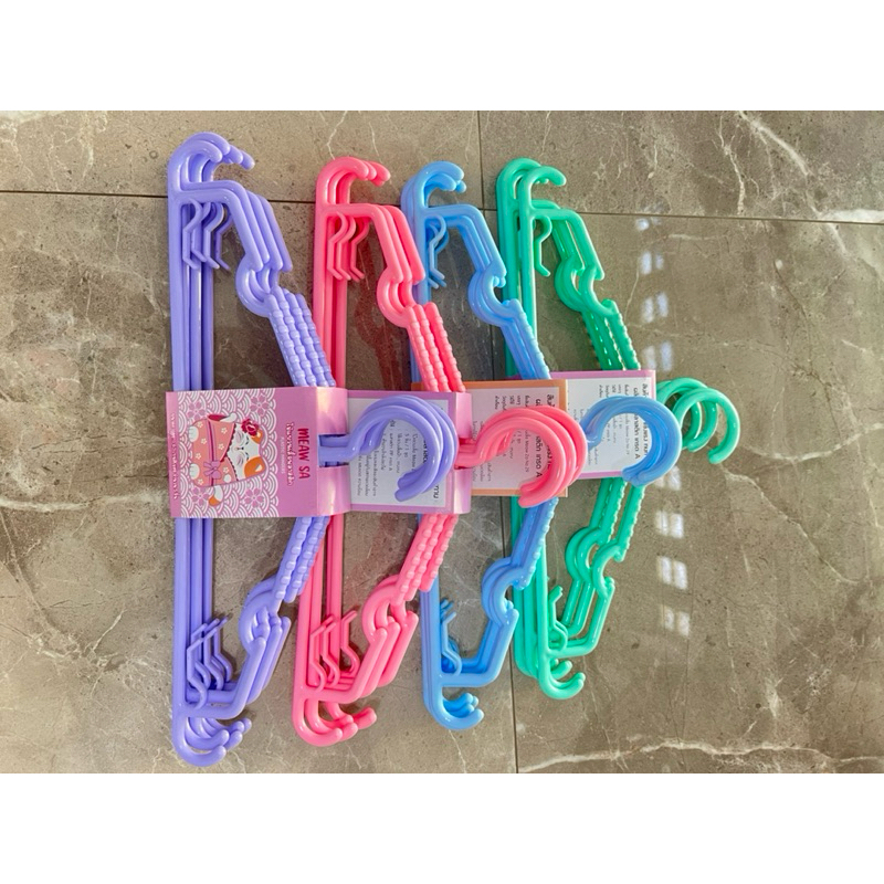 ไม้แขวนผ้าพลาสติก แพค 5 ชิ้น สีสันสดใส ทนทาน