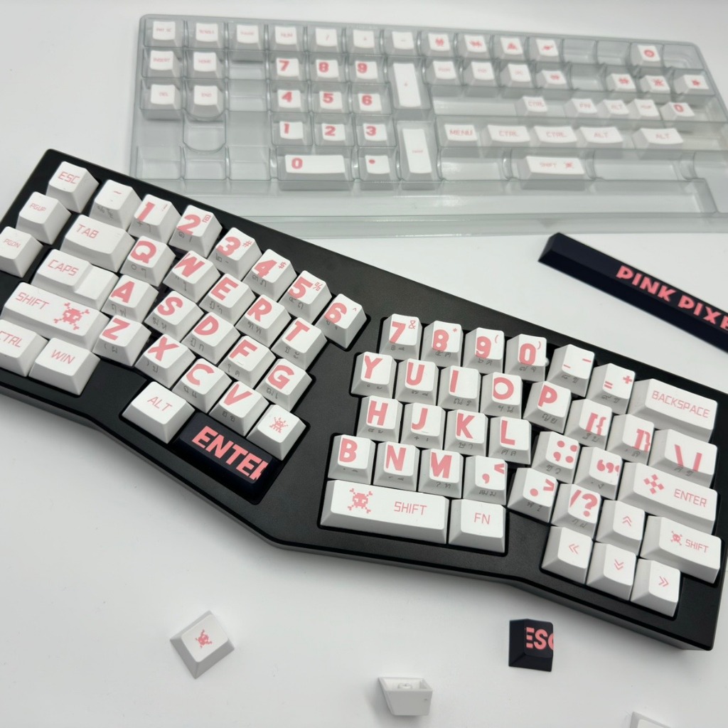 ⚡พร้อมส่งจากไทย⚡ รุ่นไหม่ keycaps คีย์ไทย133 PBT ปุ่มกดแป้นพิมพ์ DIYสำหรับแป้นพิมพ์เครื่องกล ตัวอักษรสีชมพู