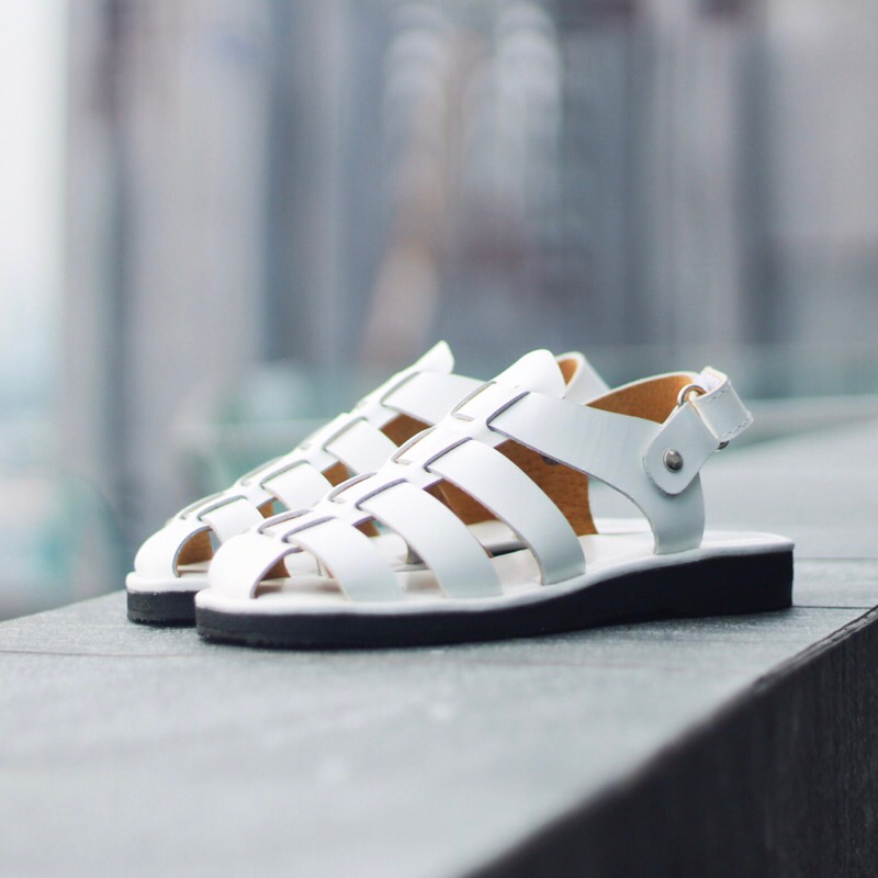 Kim 01 - รองเท้าทรง Fisherman สีออฟไวท์ (WHITE)