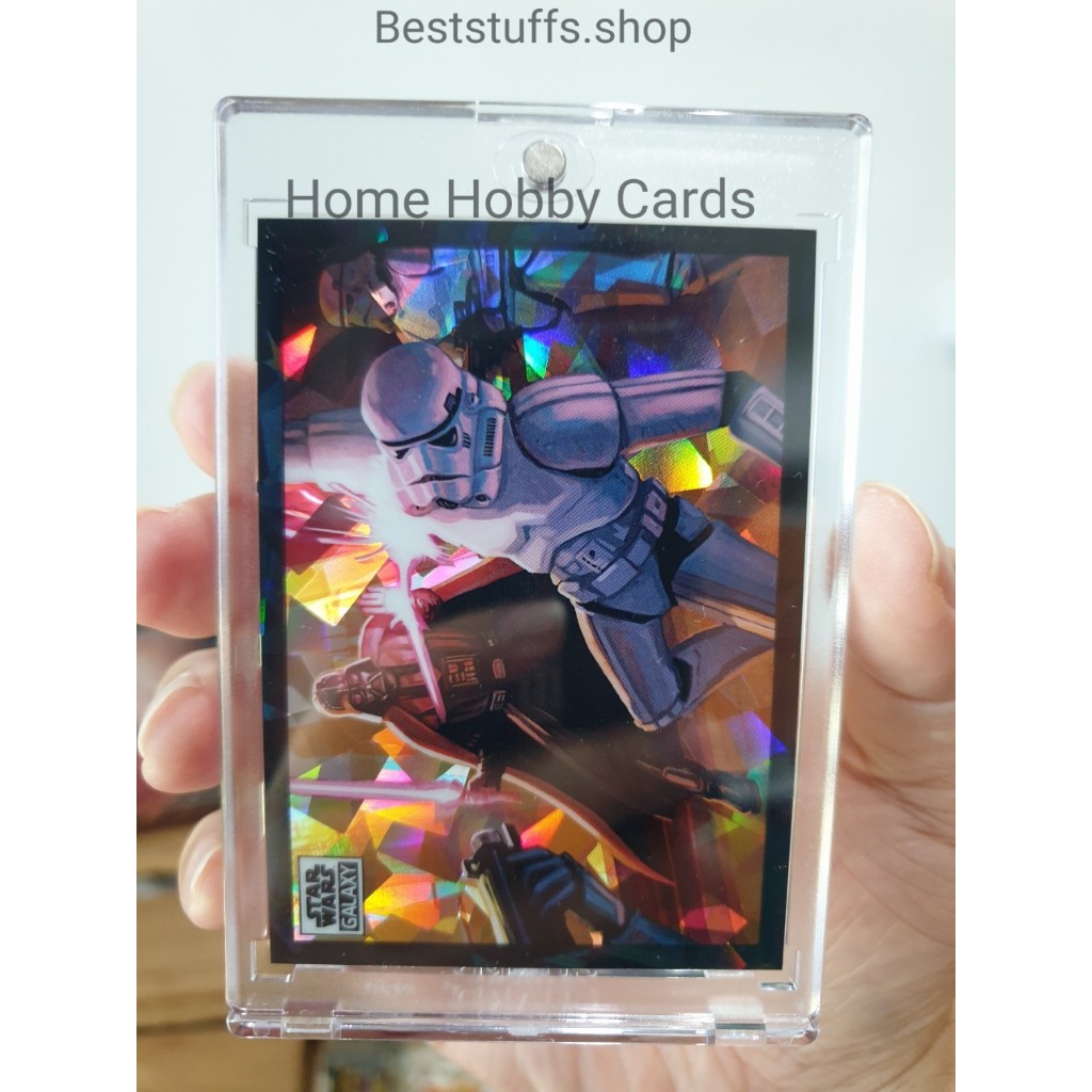 การ์ด 2022 Topps Chrome Star Wars Galaxy "Stormtroopers swarm Darth Vader" Atomic refractor /150