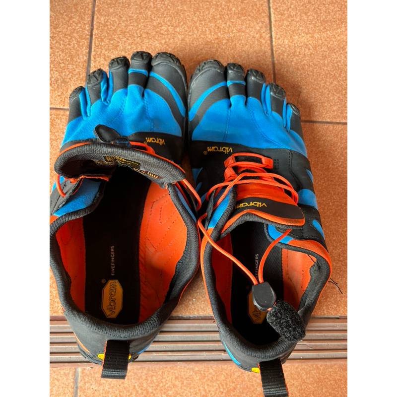 รองเท้า v-trail มือสอง รุ่น 2.0