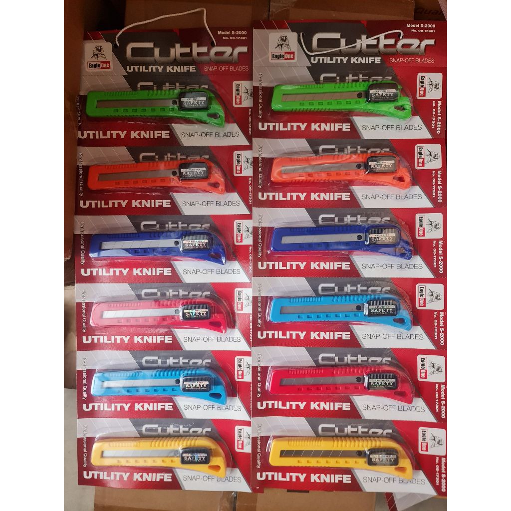 มีดคัตเตอร์ ขนาด 18 mm. มีดคัทเตอร์ใหญ่ Eagle One ใบมีด 60 องศา (คละสี) 1 อัน