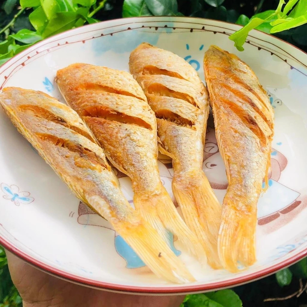 ปลาแดงแดดเดียว (ยังไม่ทอด) คละไซค์ 500 กรัม