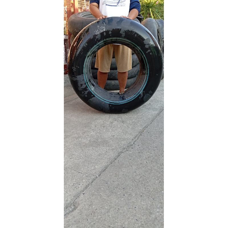 ห่วงยางดำเล่นน้ำขนาดขอบ-20ยางในสิบล้อมือสองสภาพสวยอย่างหนา