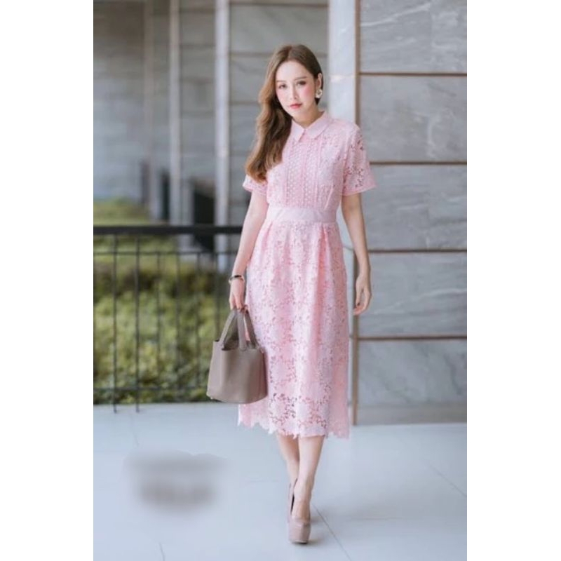 (2xl) พร้อมส่ง🌷ชุดเดรสลูกไม้ลายดอกสีชมพูคอปกน่ารักมาก งานป้าย Bo rich ta แท้ มือ1 ป้ายห้อย