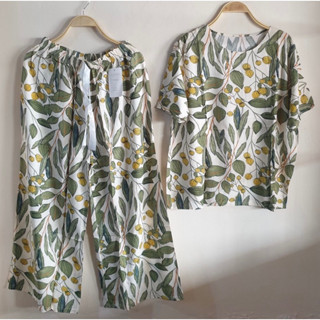 ชุดเช็ทขายาวผ้าสปัน พริ้วๆ นิ่มๆ รอบอก 42 นิ้ว ผ้าไม่ยืด