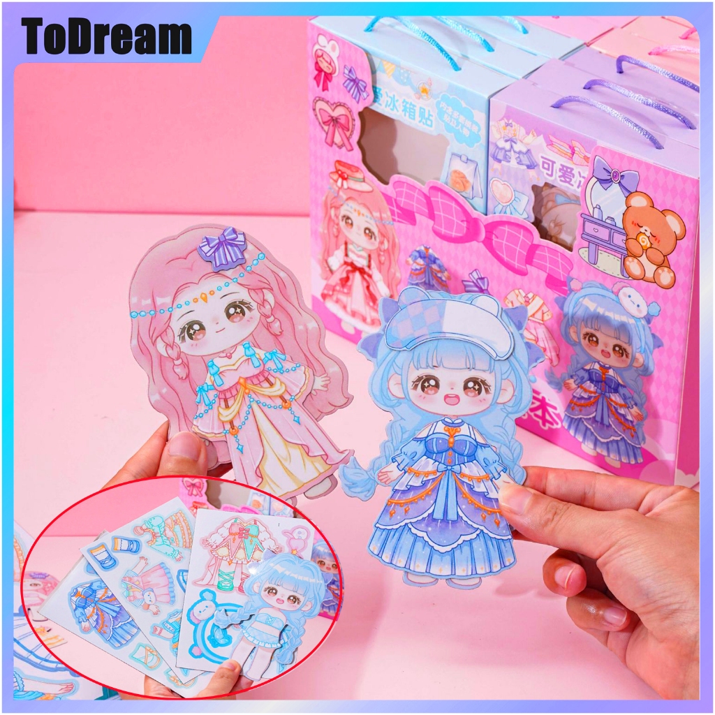แม่เหล็กแต่งตัวตุ๊กตา DIY ของเล่น แพค 4 แผ่น ขนาด 10x15 cm ทนทานไม่พังง่าย สีสันสดใส บรรจุกล่องในหูหิ้ว
