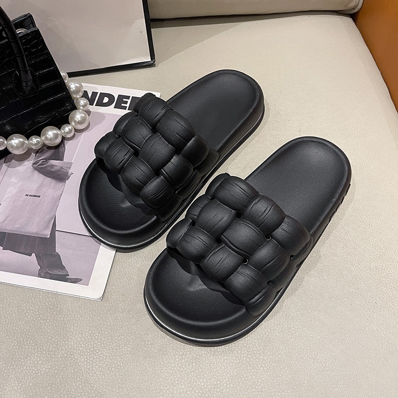 Swayy ใหม่มากรองเท้าแตะแฟชั่นแบบสวมลายถักด้านข้างตัวอักษรนูนลายขีดยาว สีพื้นมีให้เลือก 4 สี พื้นหนาพื้นนุ่มน้ำหนักเบามาก - รูปที่ 5