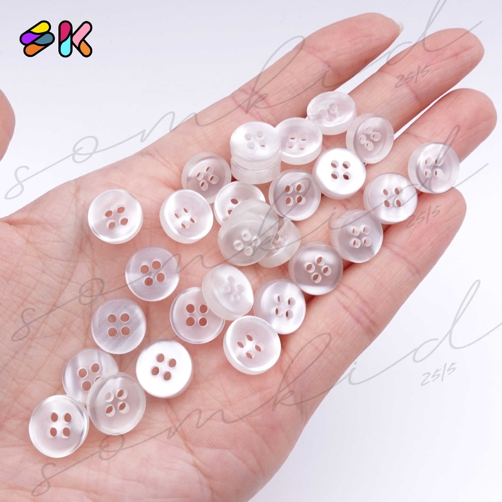 somkid กระดุมเชิ้ต4รูขนาด9mm (size14L), 11mm (18L) ทรงถ้วยไม่มีขอบ หน้ามุกเงาสีขาวใส เนื้อพลาสติกอย่างดี