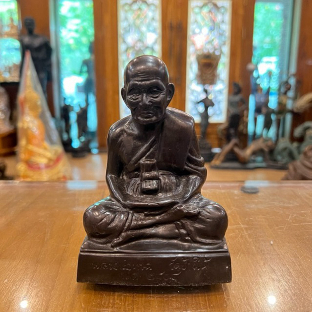 หลวงปู่ทวด เนื้อทองเหลือง (สีรมดำ)