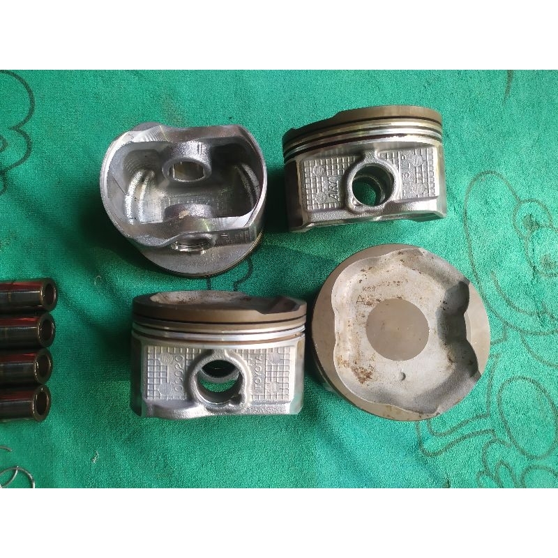 ลูกสูบมือ2 Toyota เครื่องเบนซิน 2TR-FE 2.7 สภาพใช้งานได้